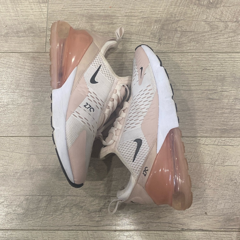Nike 270 Tennis Shoes